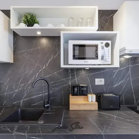 Government Deluxe By Magic Boekarest