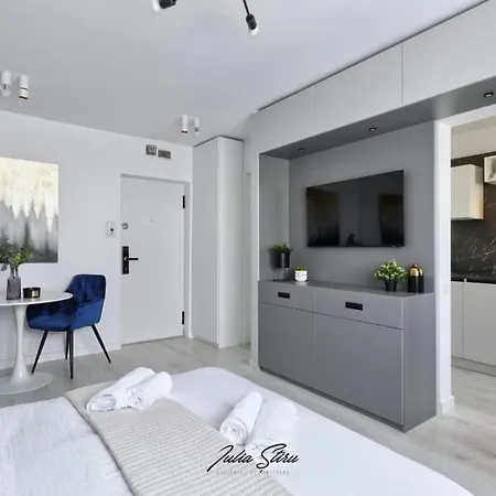 Government Deluxe By Magic Bukarest