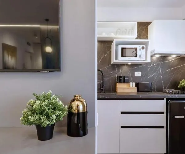 Government Deluxe By Magic Apartmanhotel 4*