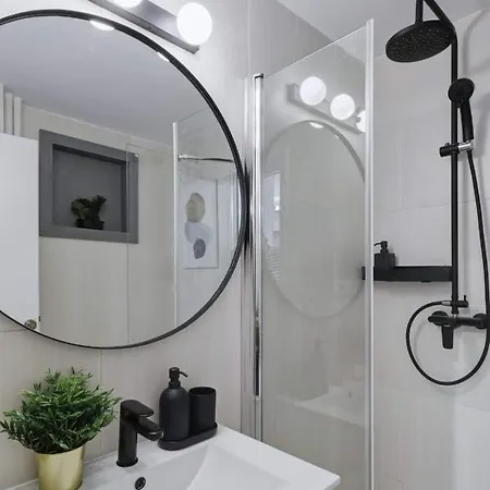 Government Deluxe By Magic 부쿠레슈티